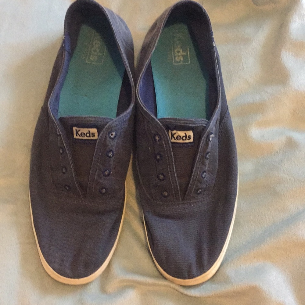 Laceless Keds slip on tennis shoes